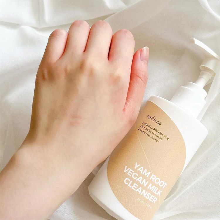 شوینده یام روت ایزنتری Isntree Yam Root Vegan Milk Cleanser